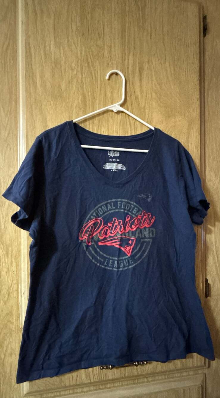Majestic New England Patriots V-Neck T-Shirt Size 2XL Blue NFL
